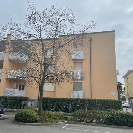 Appartamento In Villa Gioiosa Градо Екстериор снимка