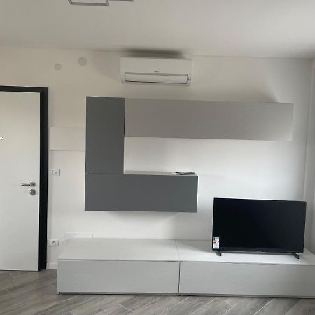 Appartamento In Villa Gioiosa Градо Екстериор снимка